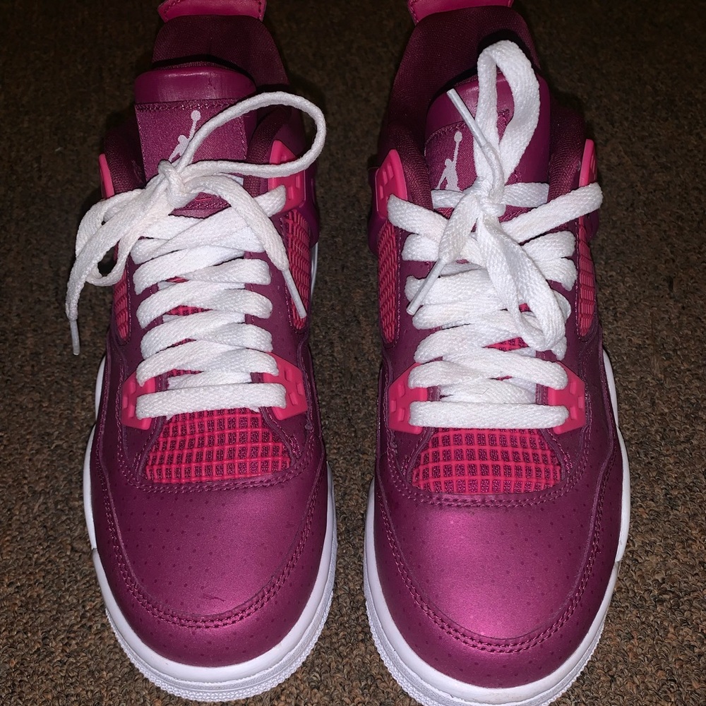 Nike Air Jordan 4 Retro GS Valentines Day Sneakers